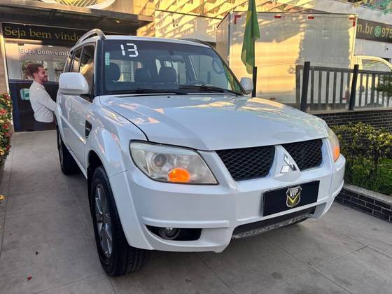 MITSUBISHI PAJERO TR4 2.0 4X2 16V 140CV FLEX 4P AUTOMÁTICO MITSUBISHI PAJERO TR4 2.0 4X2 16V 140CV FLEX 4P AUTOMÁTICO